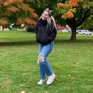 Meet your Posher, Lucía